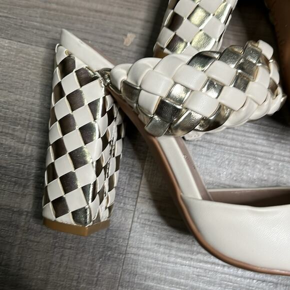 Charles by Charles David Cream and Gold Checkered Chunky Heel With Strap Sz 7.5 - Picture 2 of 7